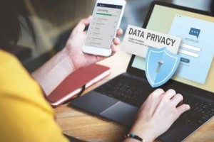 Cyber Liability insurance- Women Data Privacy on Mobile and Laptop