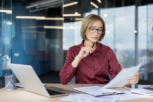 Trade Association Member Reviewing E & O Insurance Documents